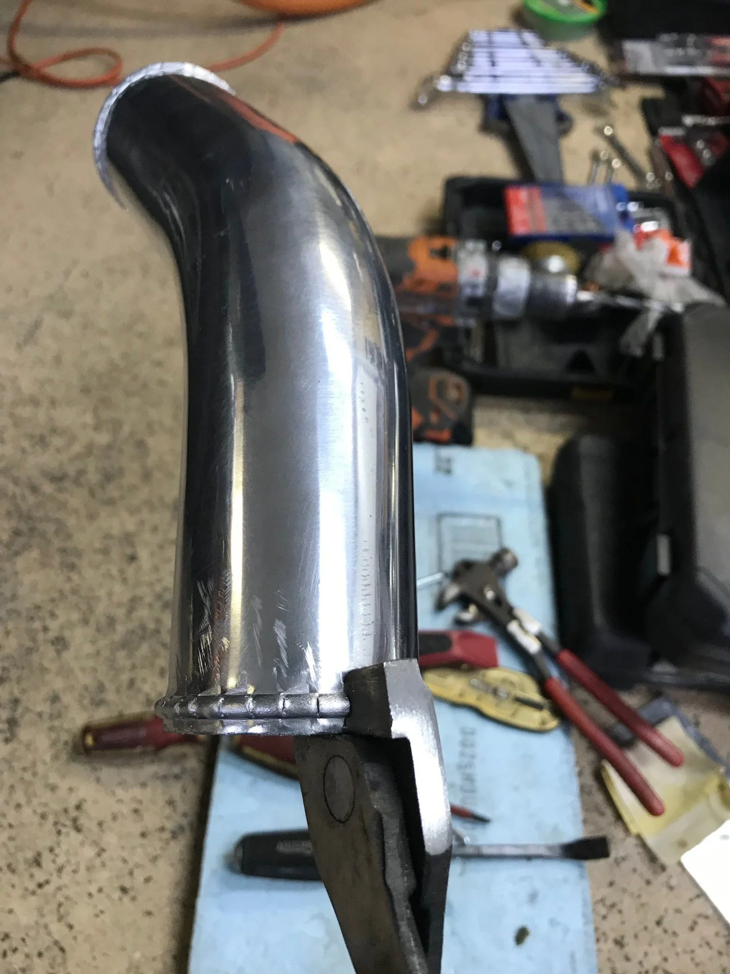 Intercooler pipe beading