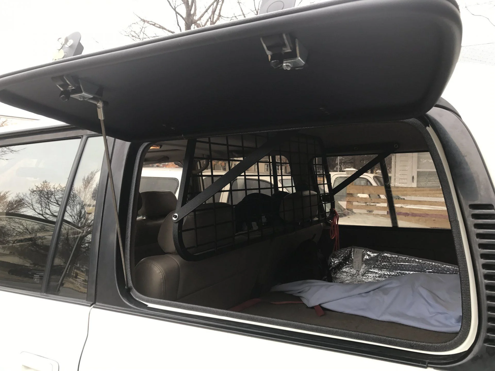 Land Cruiser Phil Window