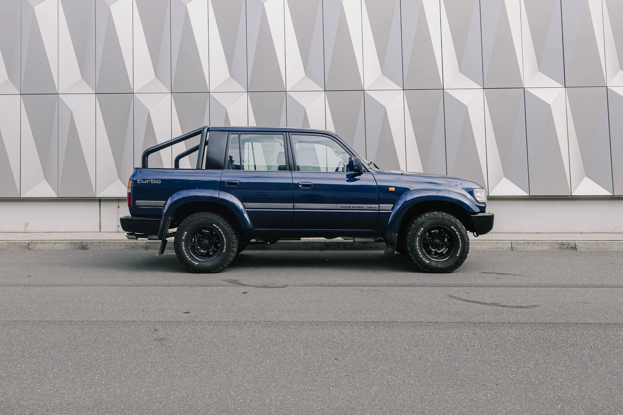 LandCruiser_Turbo_318.jpg