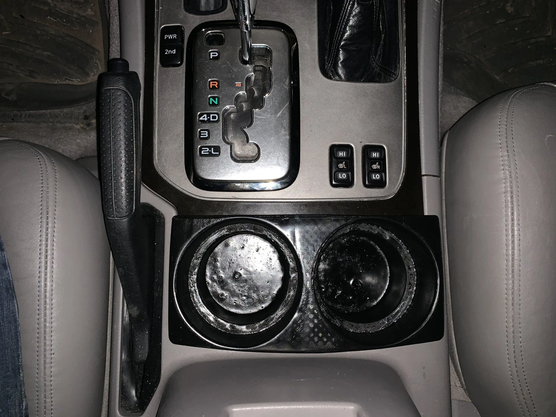 LC100 Cupholders