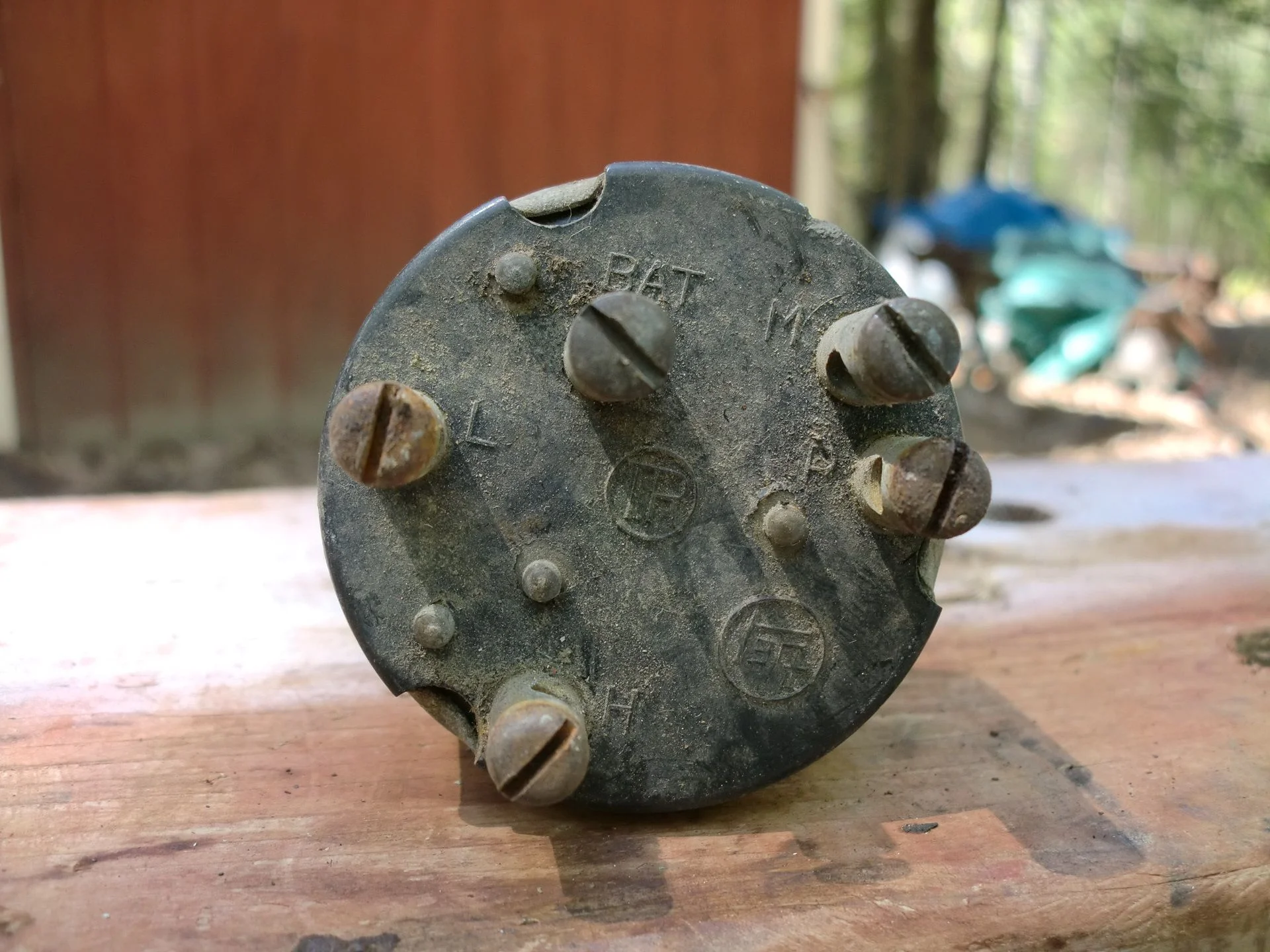 Light Switch back (2)
