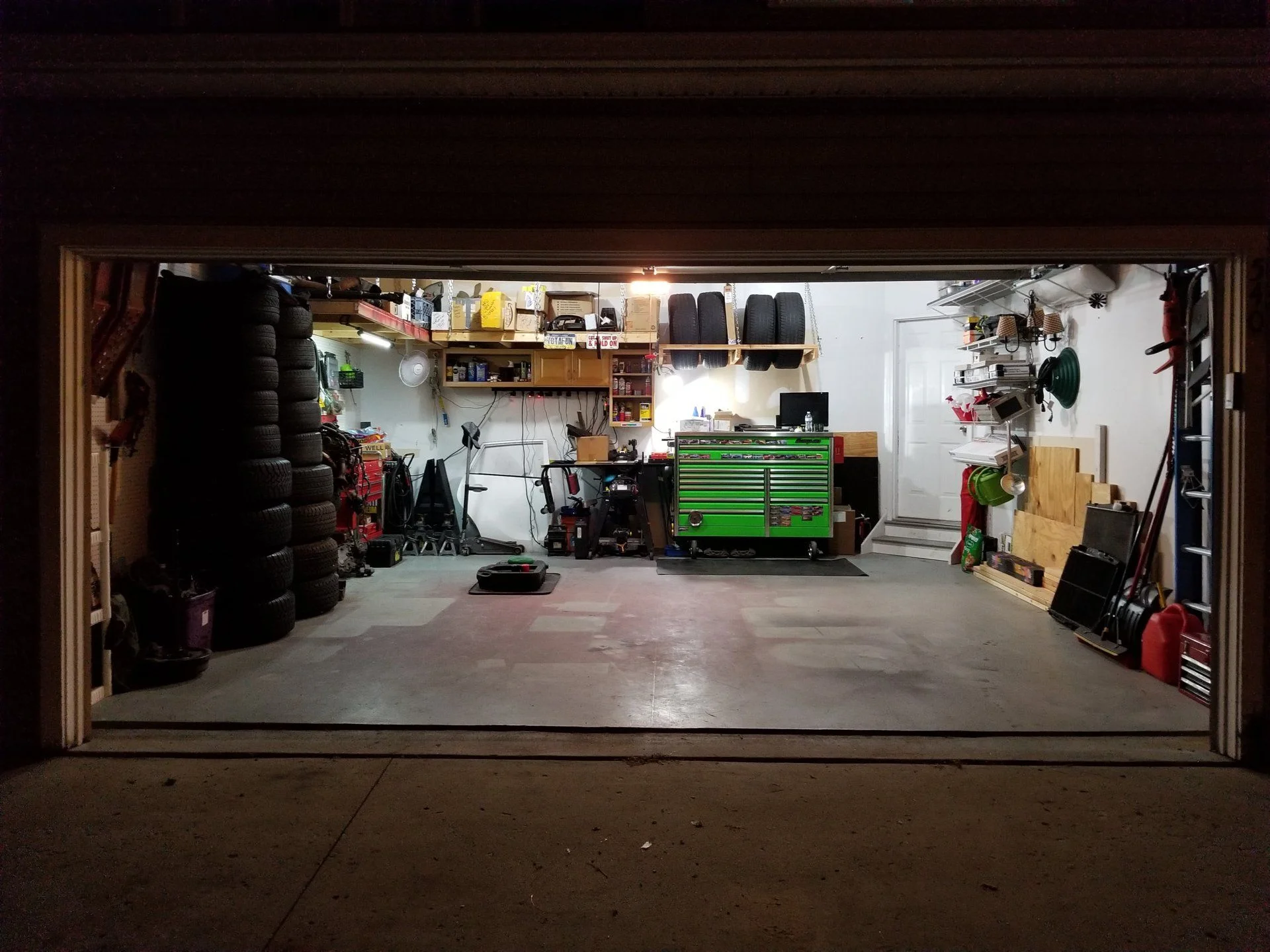 Look at that a garage