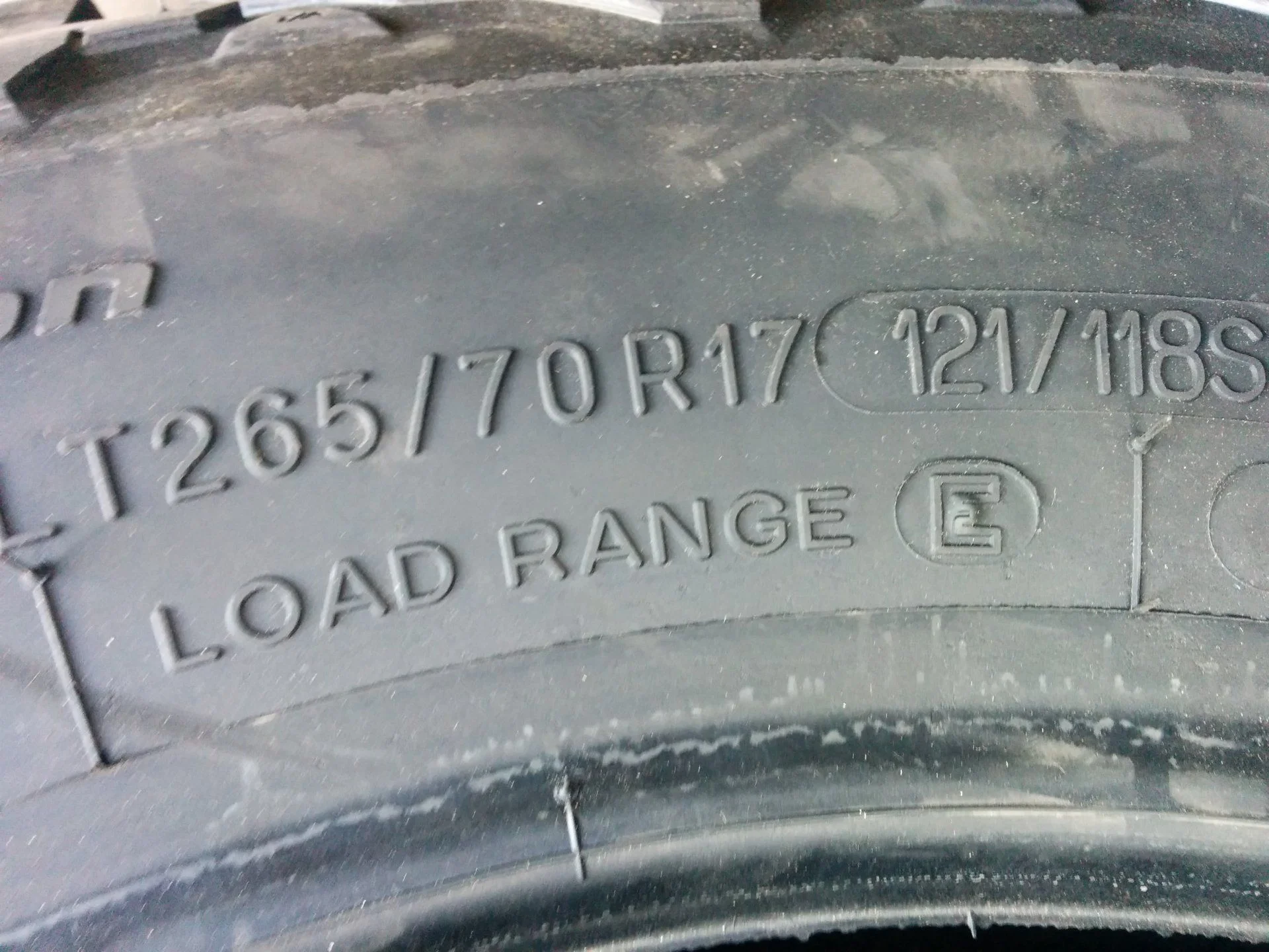 LT265x70R17/H sidewall