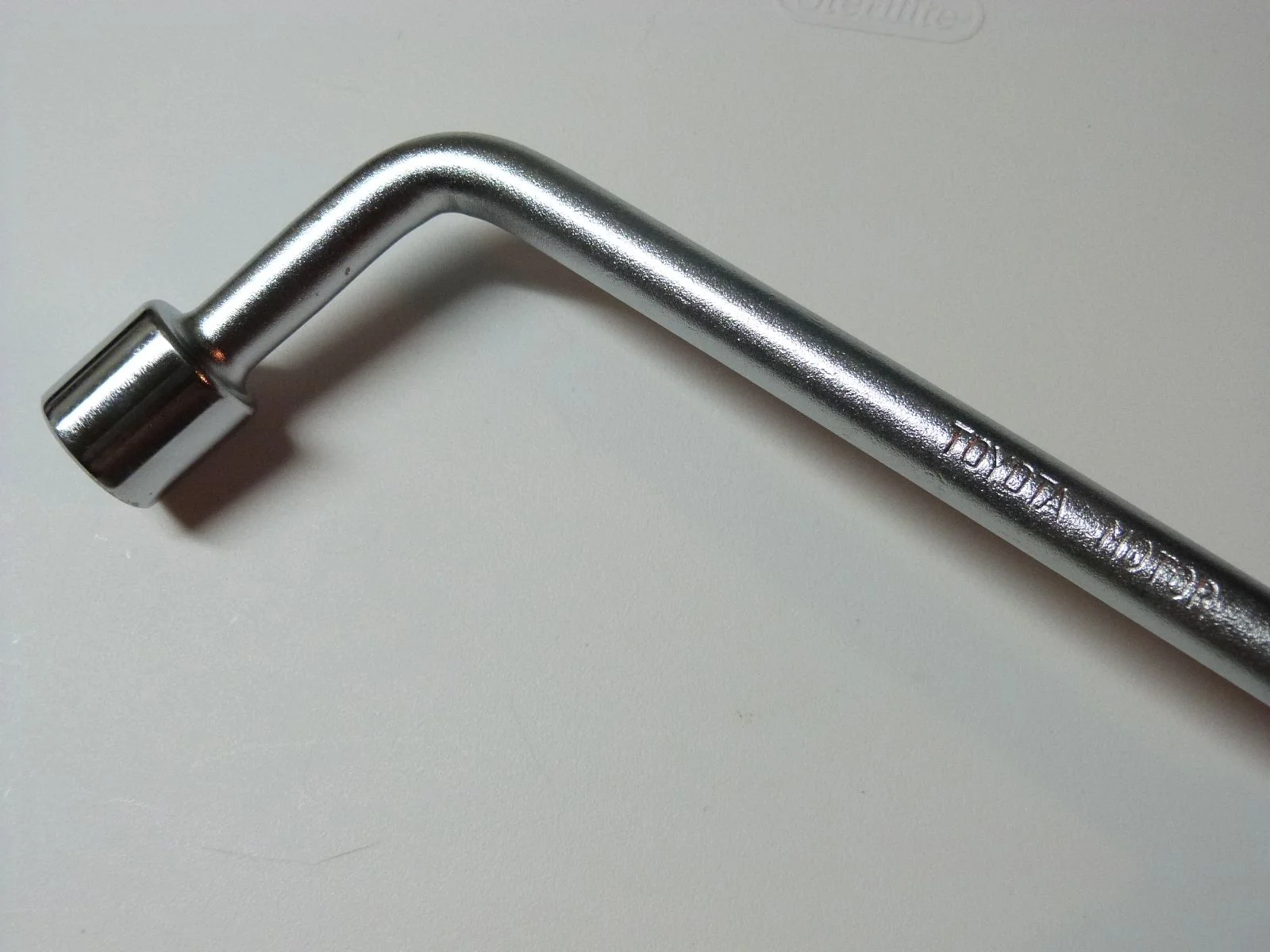lug wrench - toyota motor