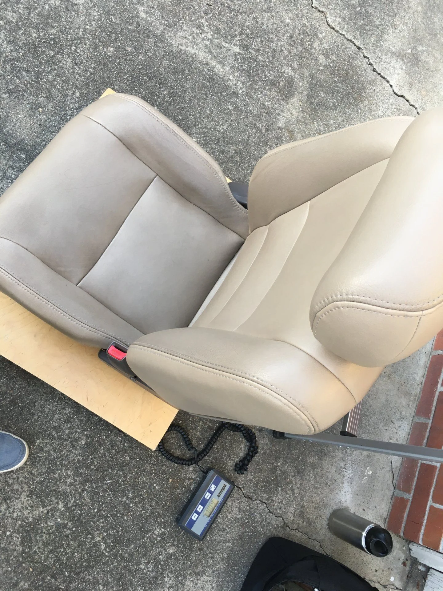 LX450 passenger seat