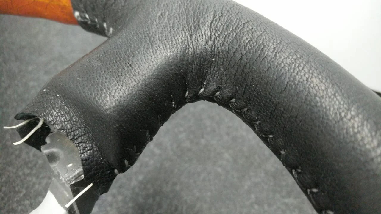 LX470 steering wheel