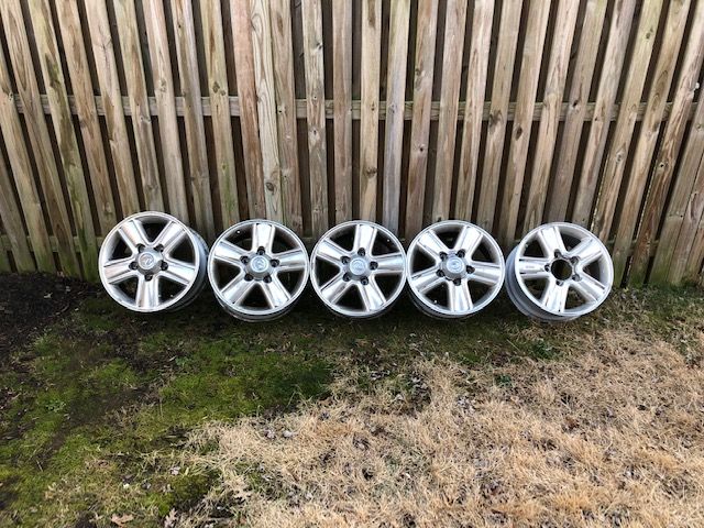 LX470 Wheels.jpeg