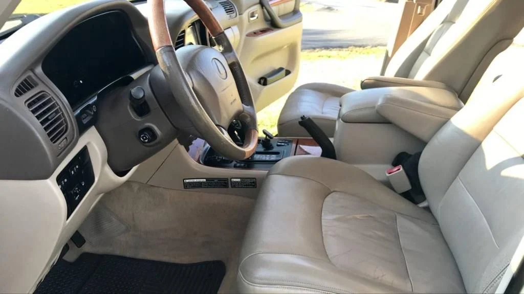 LX470
