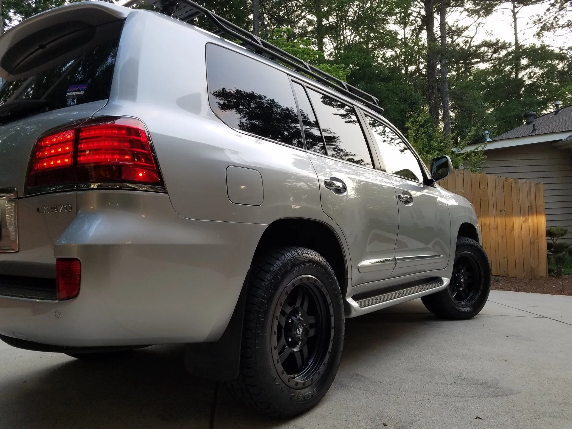Lx570