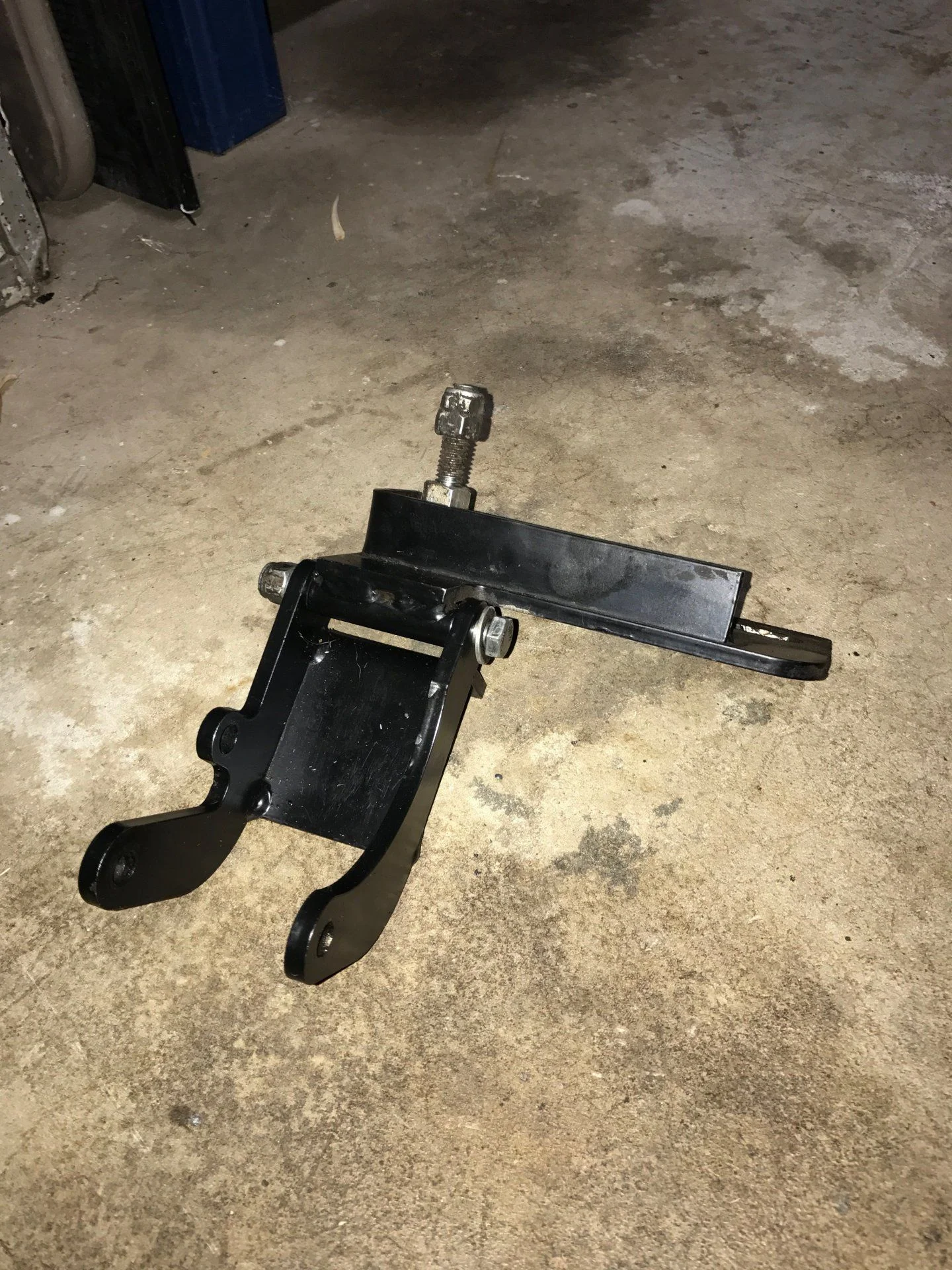 Man A Fre Power Steering Pump Bracket 1