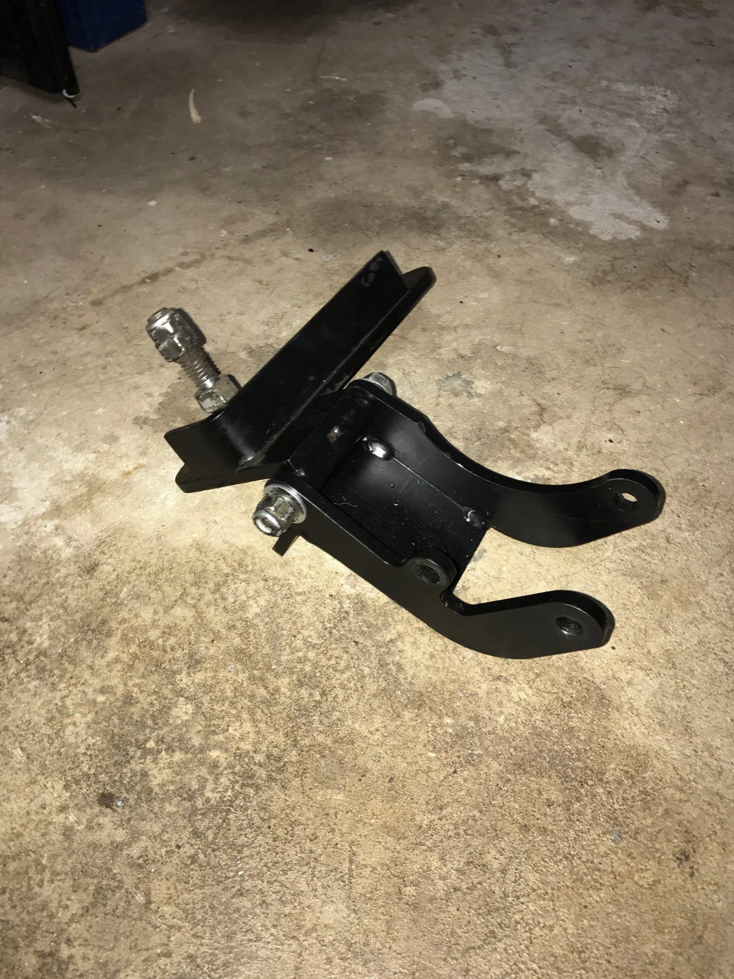 Man A Fre Power Steering Pump Bracket 2