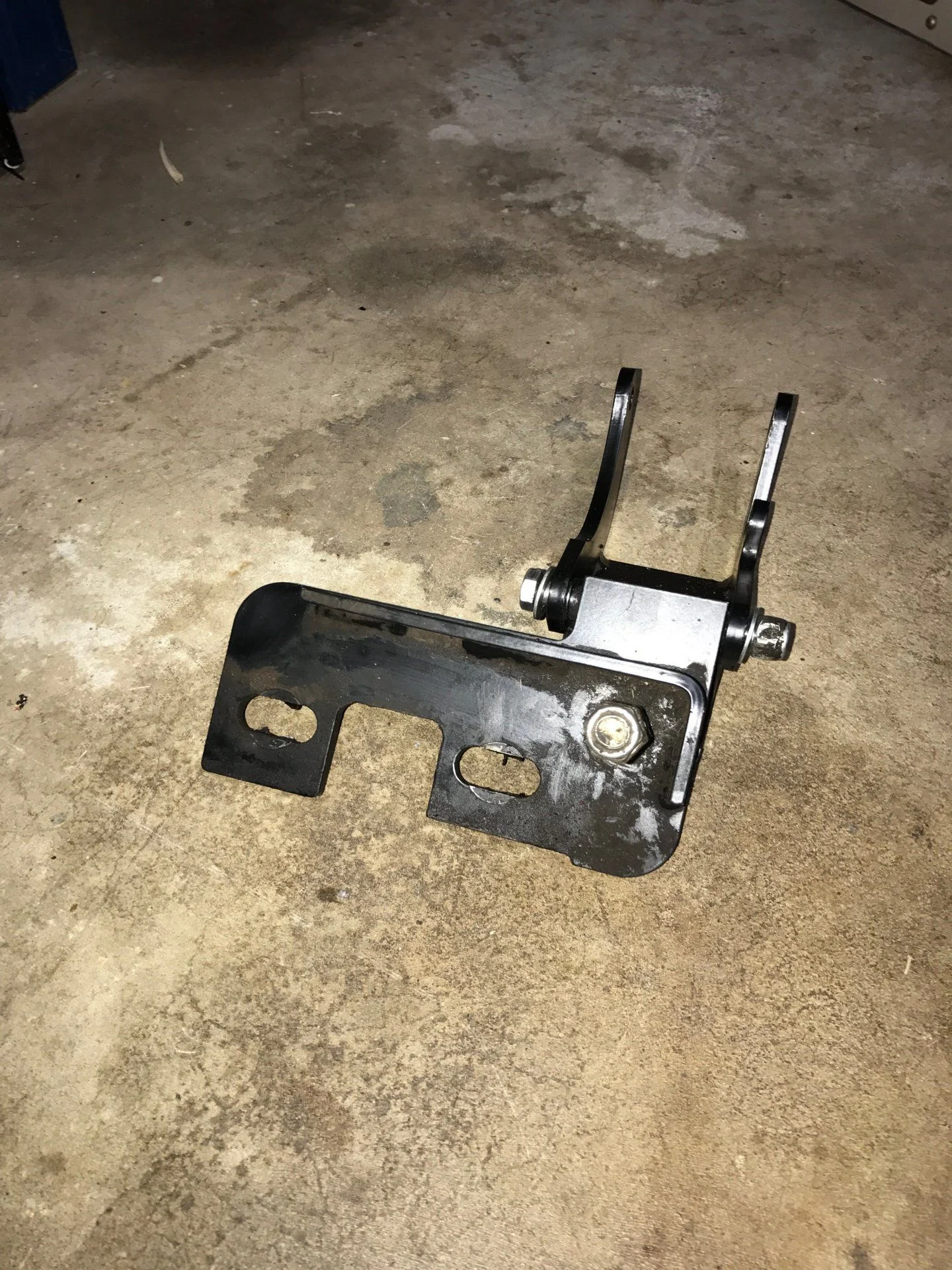 Man A Fre Power Steering Pump Bracket 3