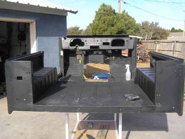 more bedliner/primed tub