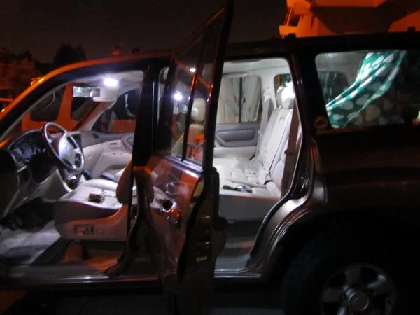 My 100 series landcruiser using the cool white setup; the good news...no hint of blue even in the cool white LED setup
