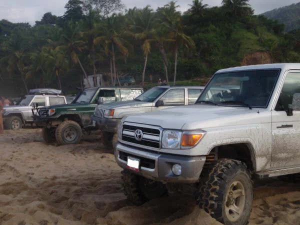 my landcruiser 79 series new ;)
 4"lift OME,king spring,shock procomp