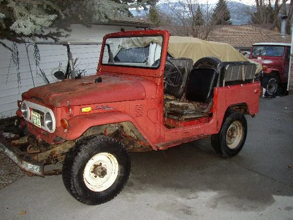 My new 72 fst fj40 parts/project vehicle, paid a whopping $700 for it! :D