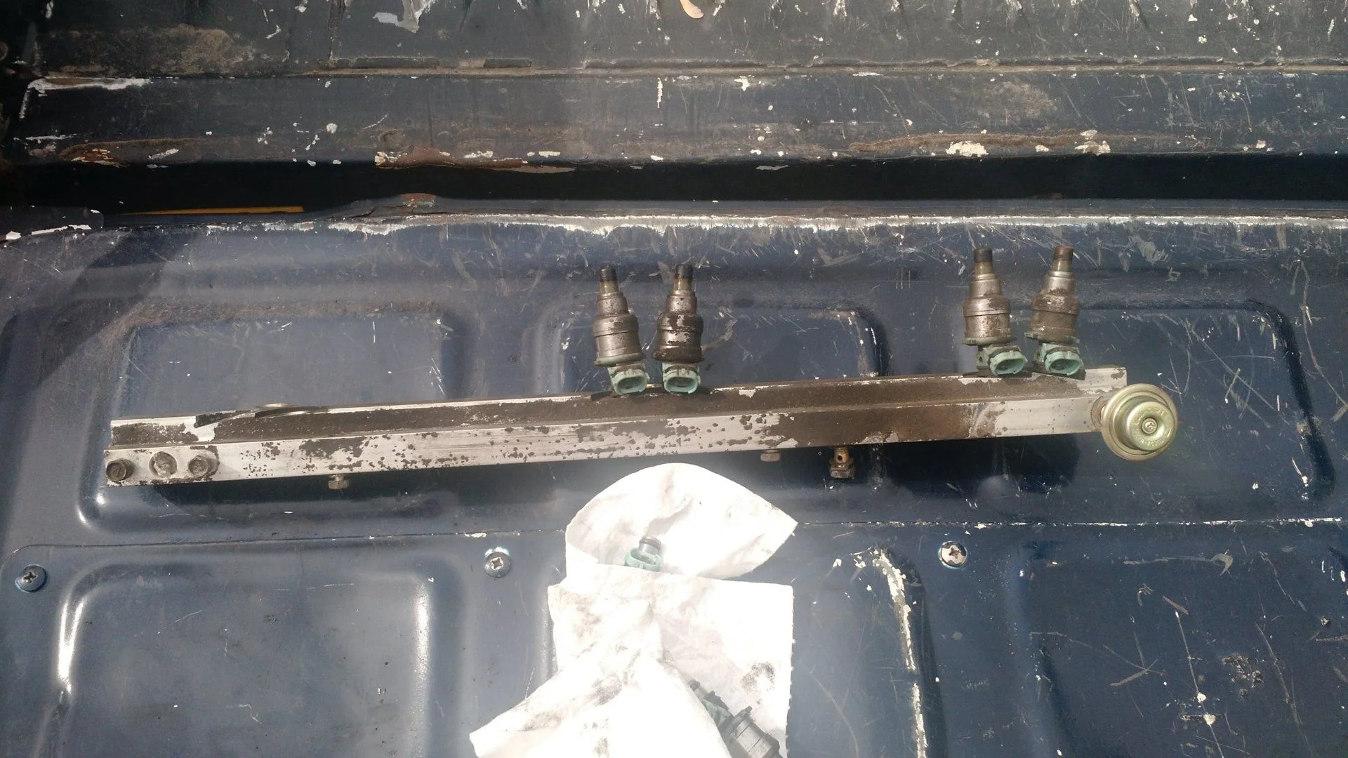 Nasty (slightly cleaned) Fuel Rail