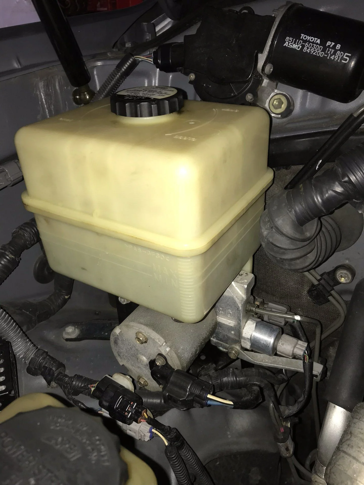 New free AHC pump due to a mix-up at the shop! The old one started wailing randomly and wouldn't come out of Low.