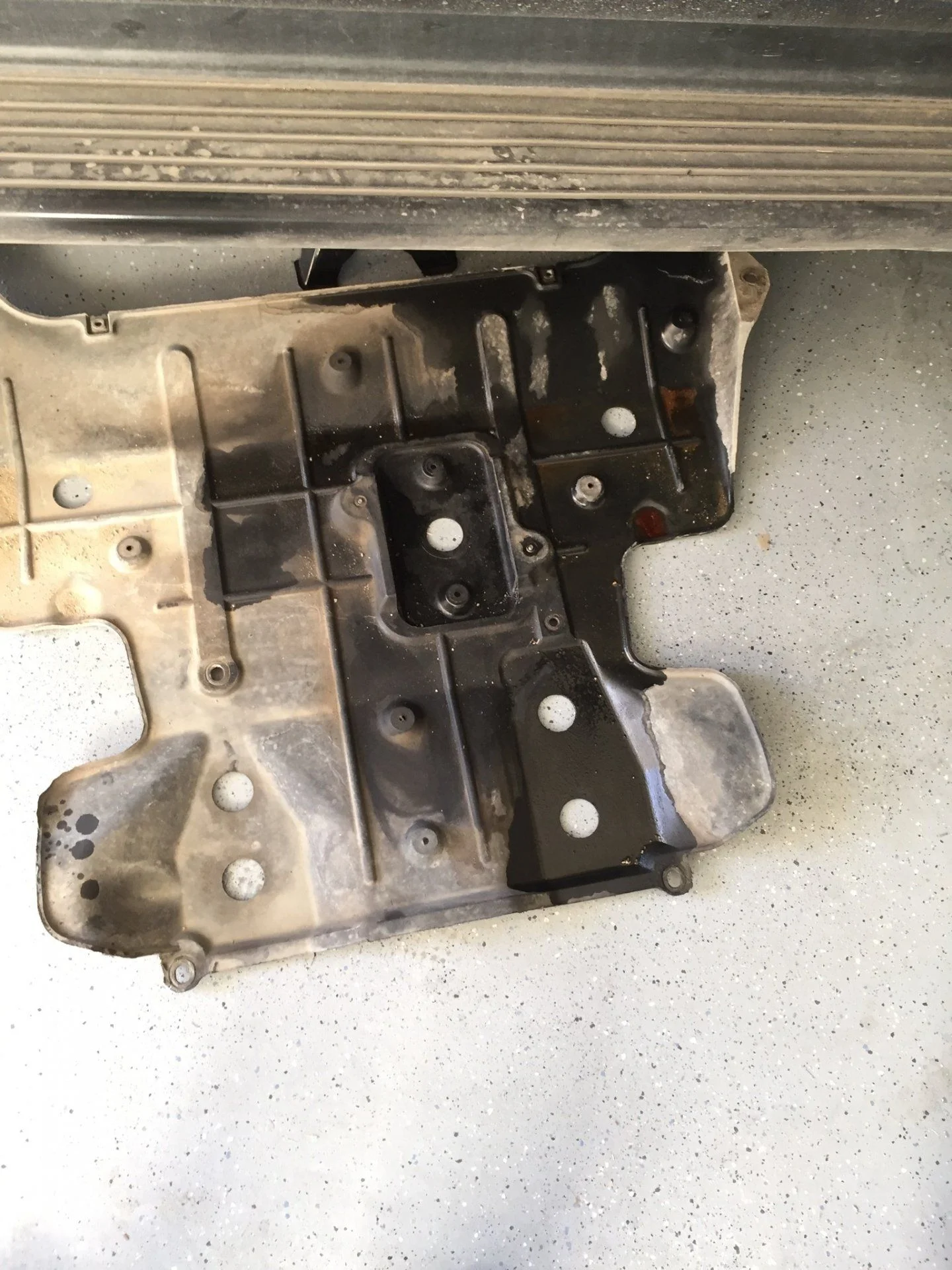 Oil Leak - help needed with identification