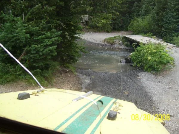 On the trails in Ouray CO, the cracks in the windshield happened on the trip from flexing a 40 that hasn't been flexed in many many years. Great trip though.