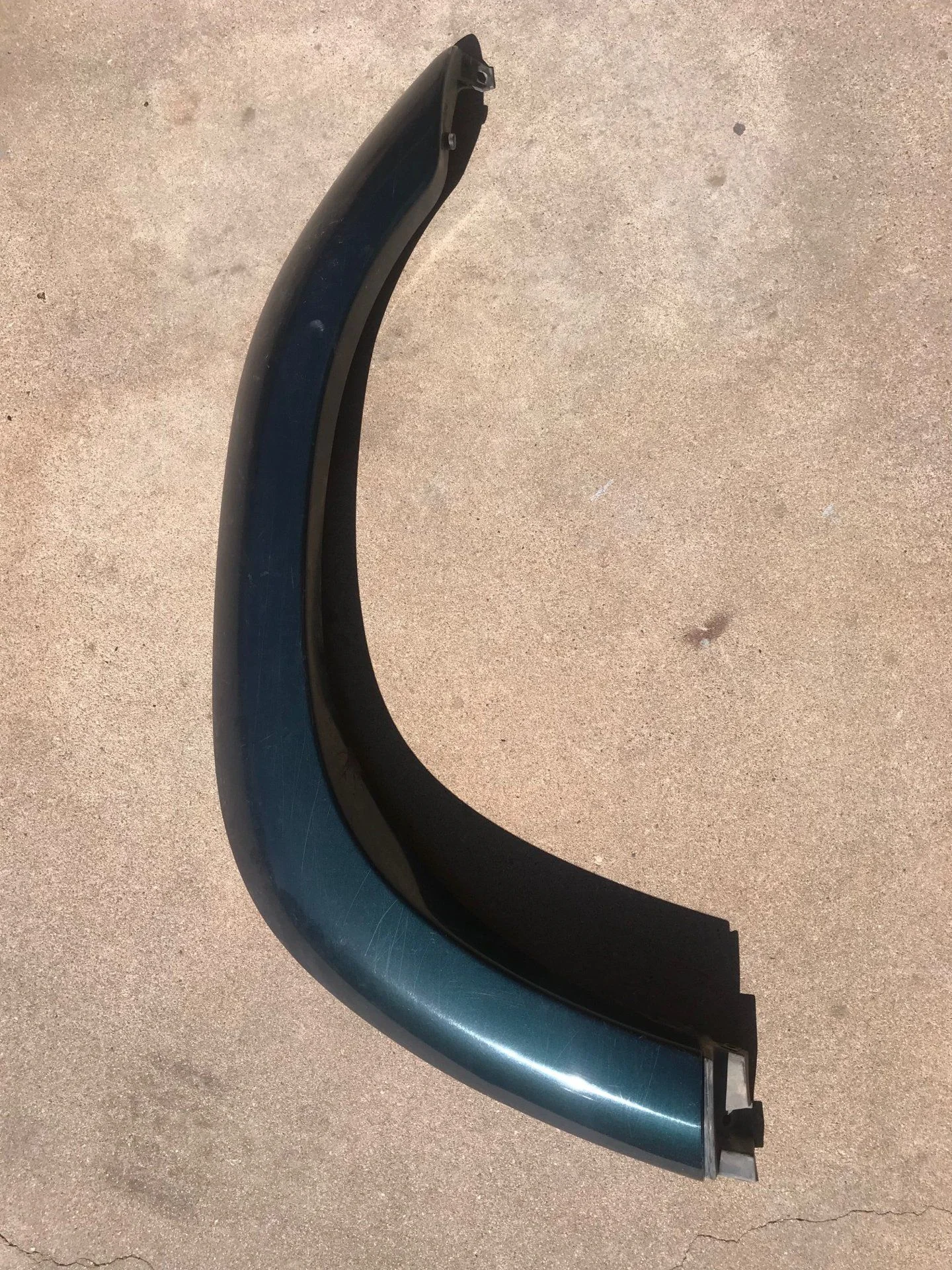 PASSENGER FRONT FENDER