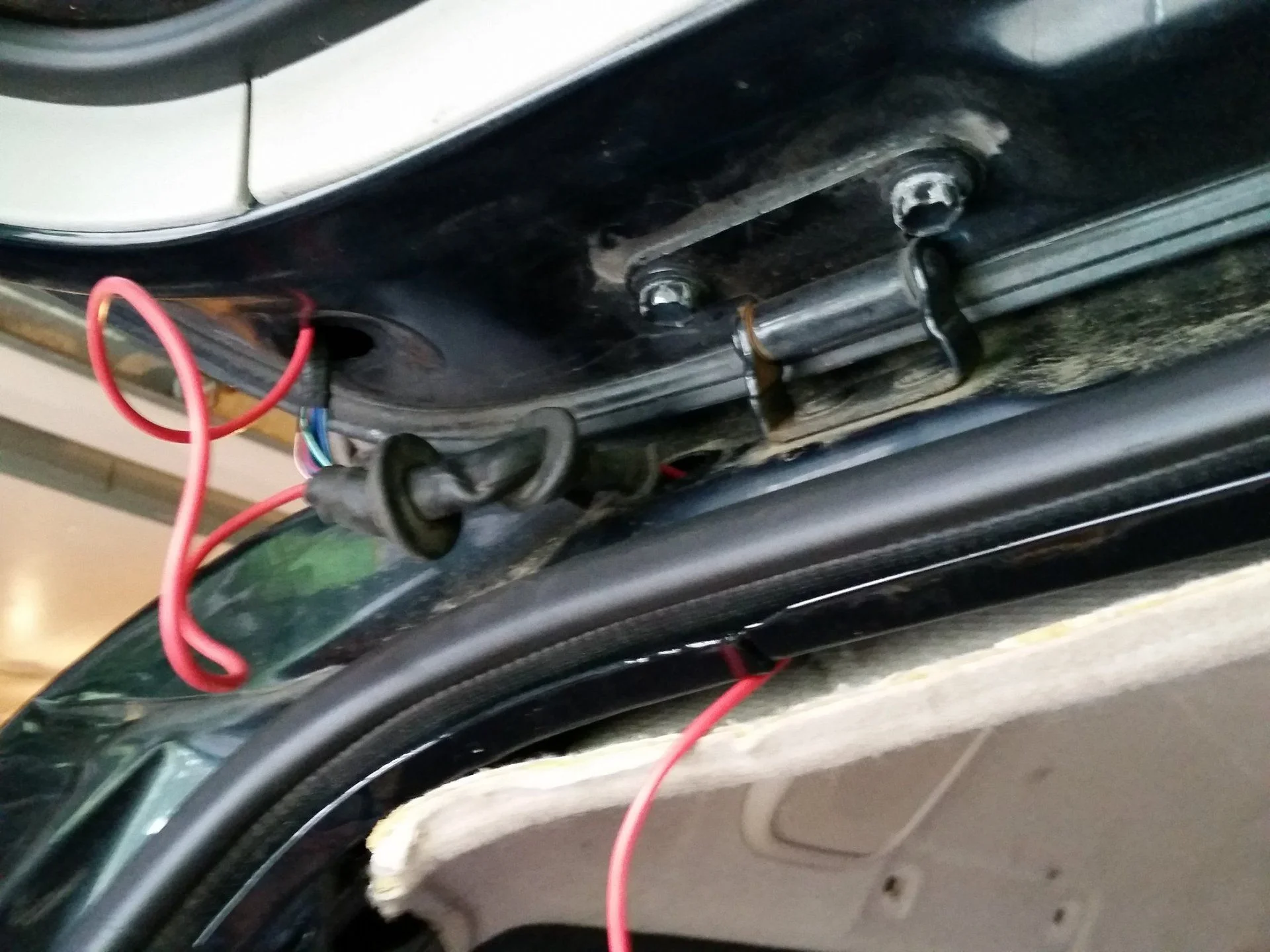 Power to lift gate
