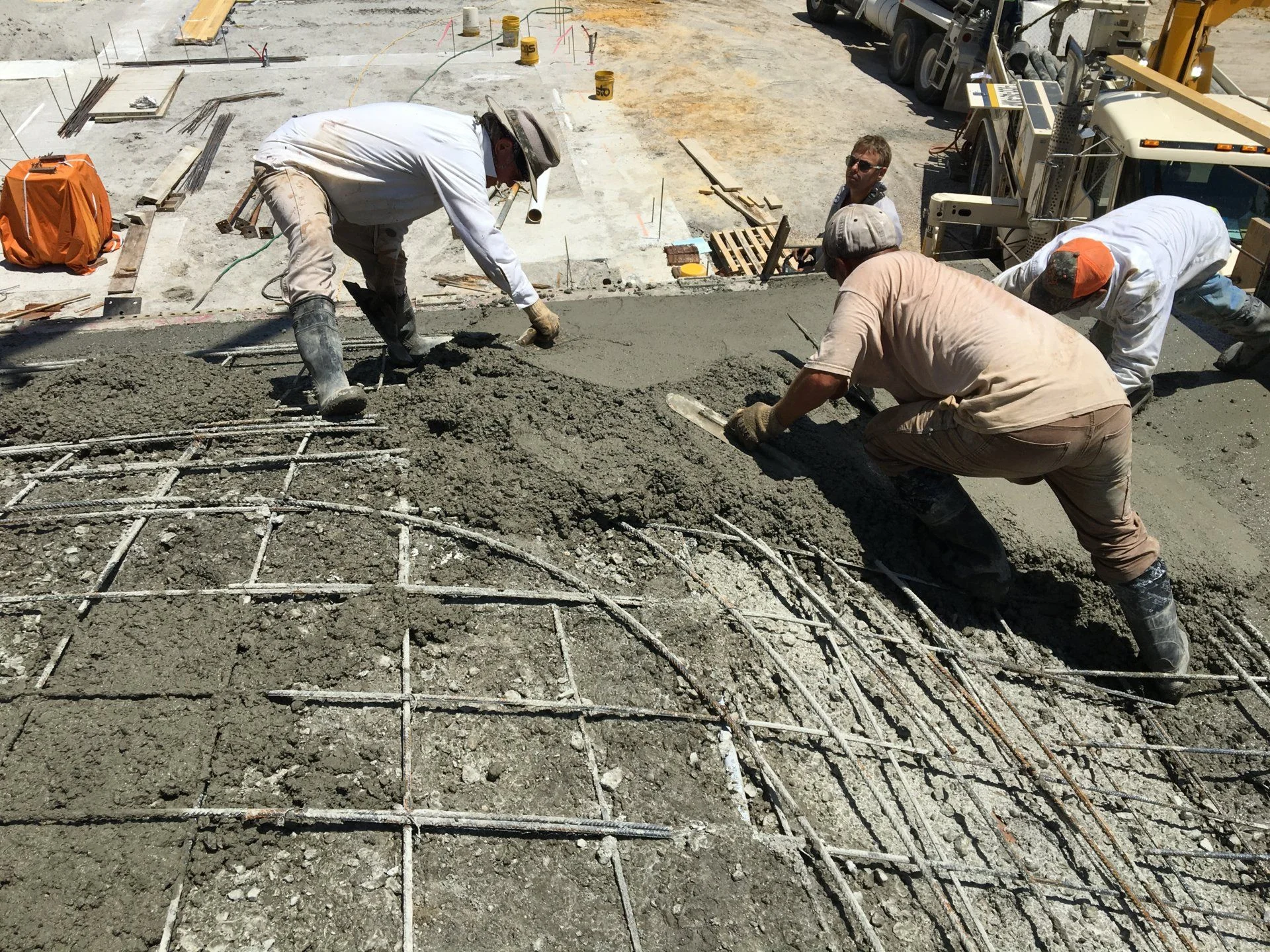 pumping & troweling dome on 1st module