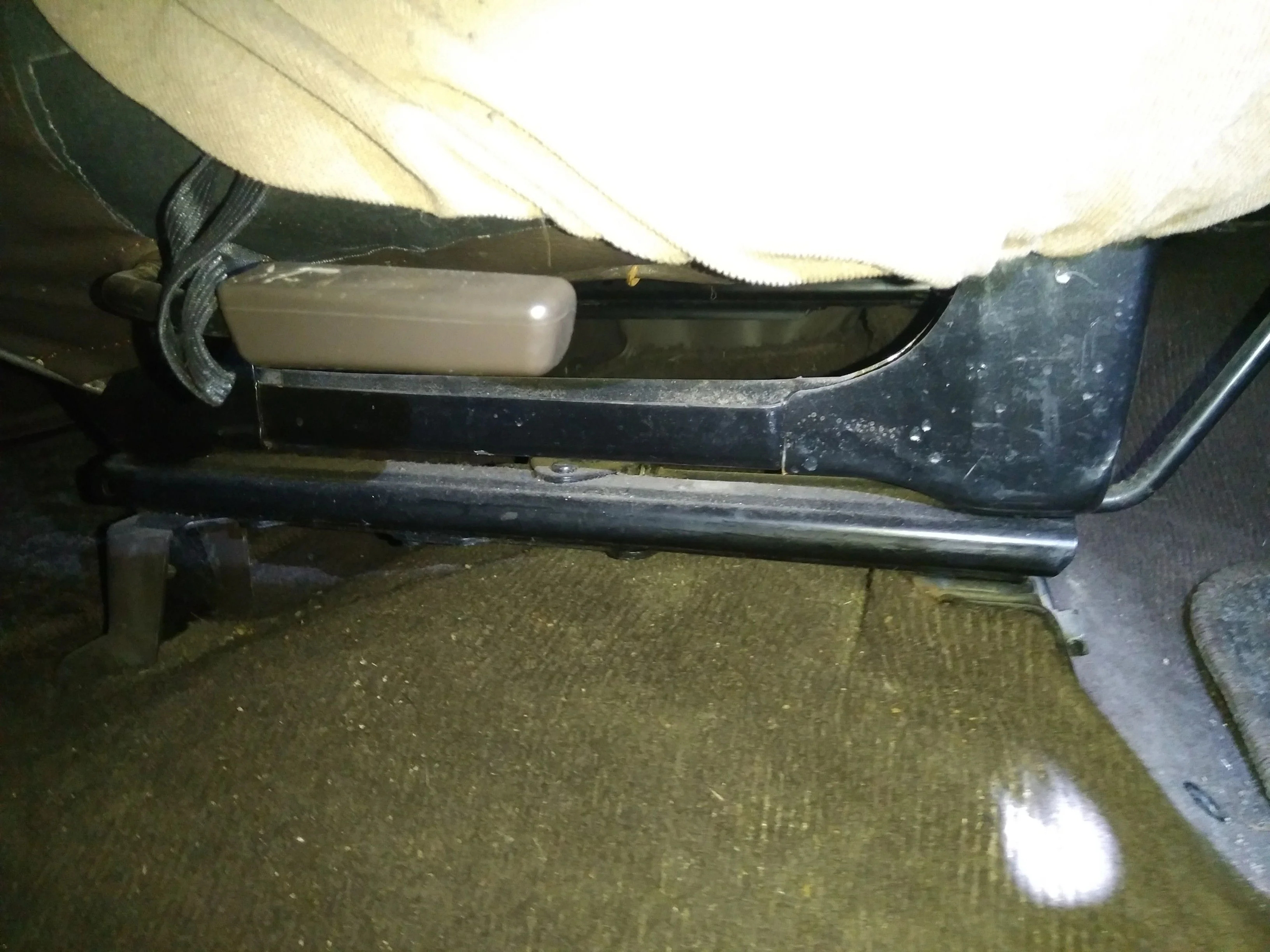 PZJ77_driver_side.jpg