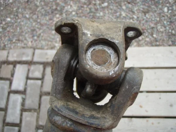 rear drive shaft u joint