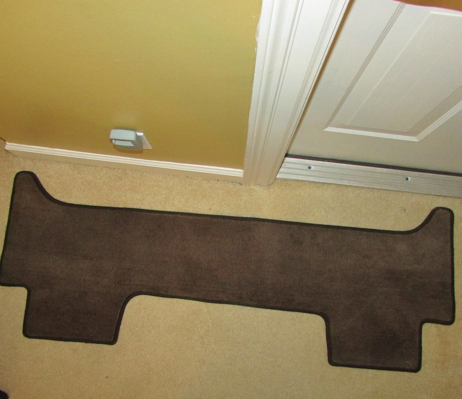 Rear Floor Mat 80 Series or LX450