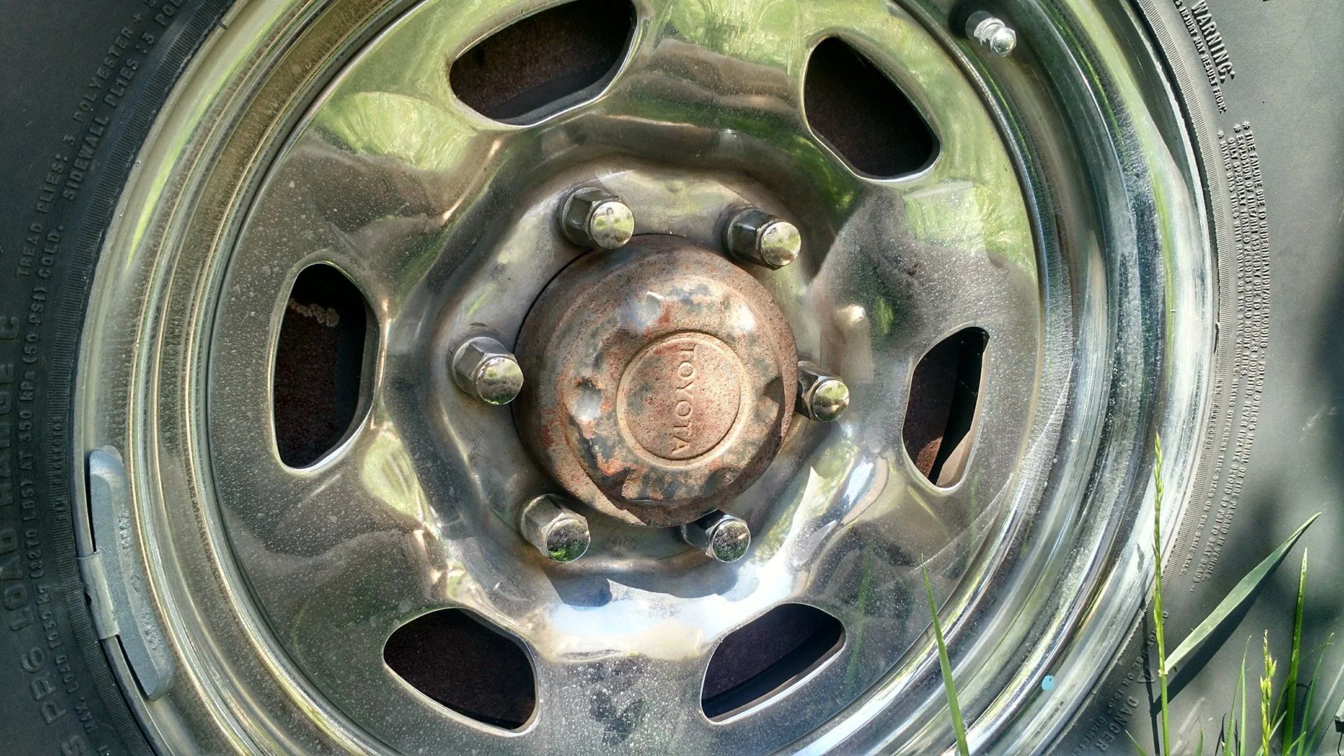 Rear Hub Cap before cleaning