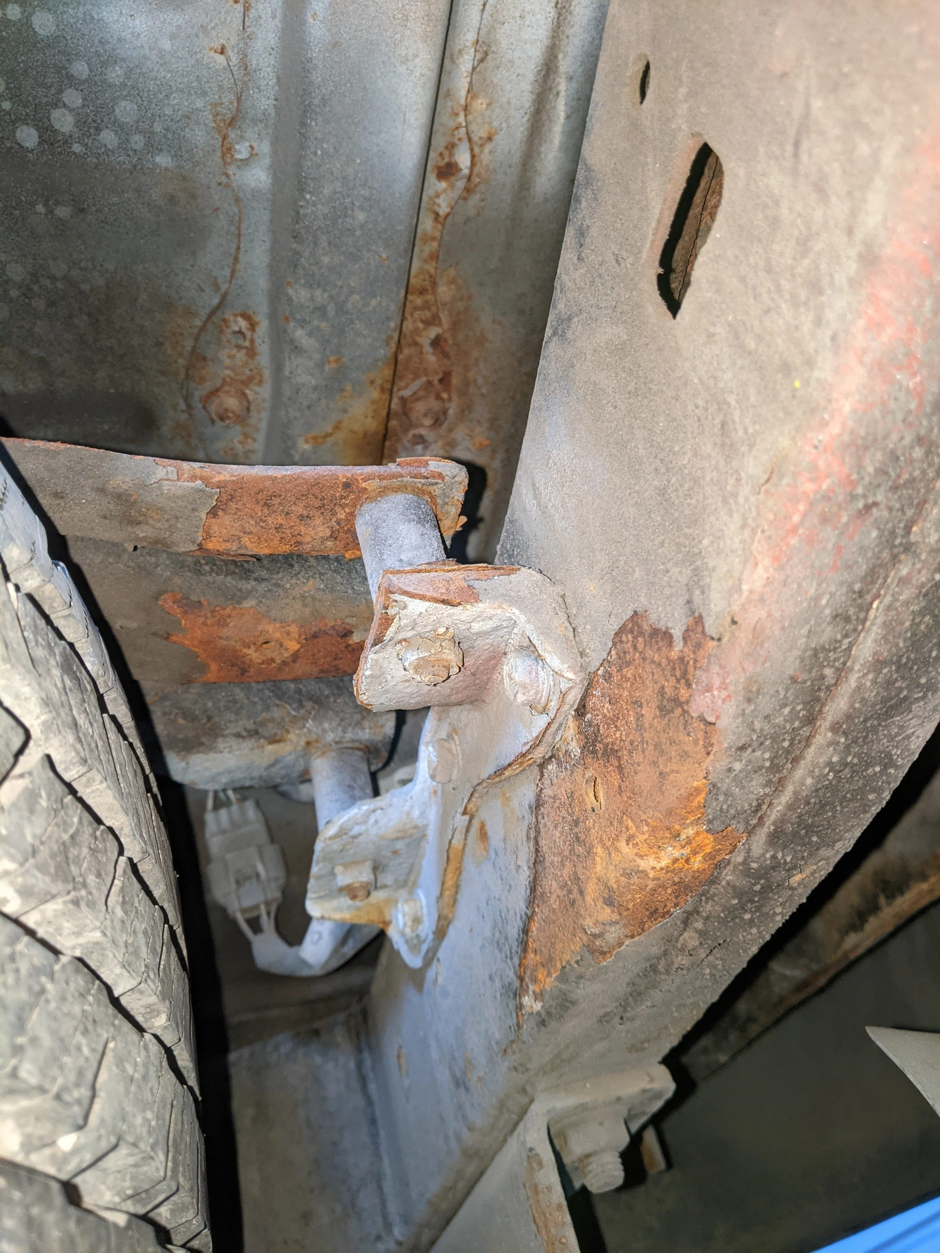 rear left inside.webp