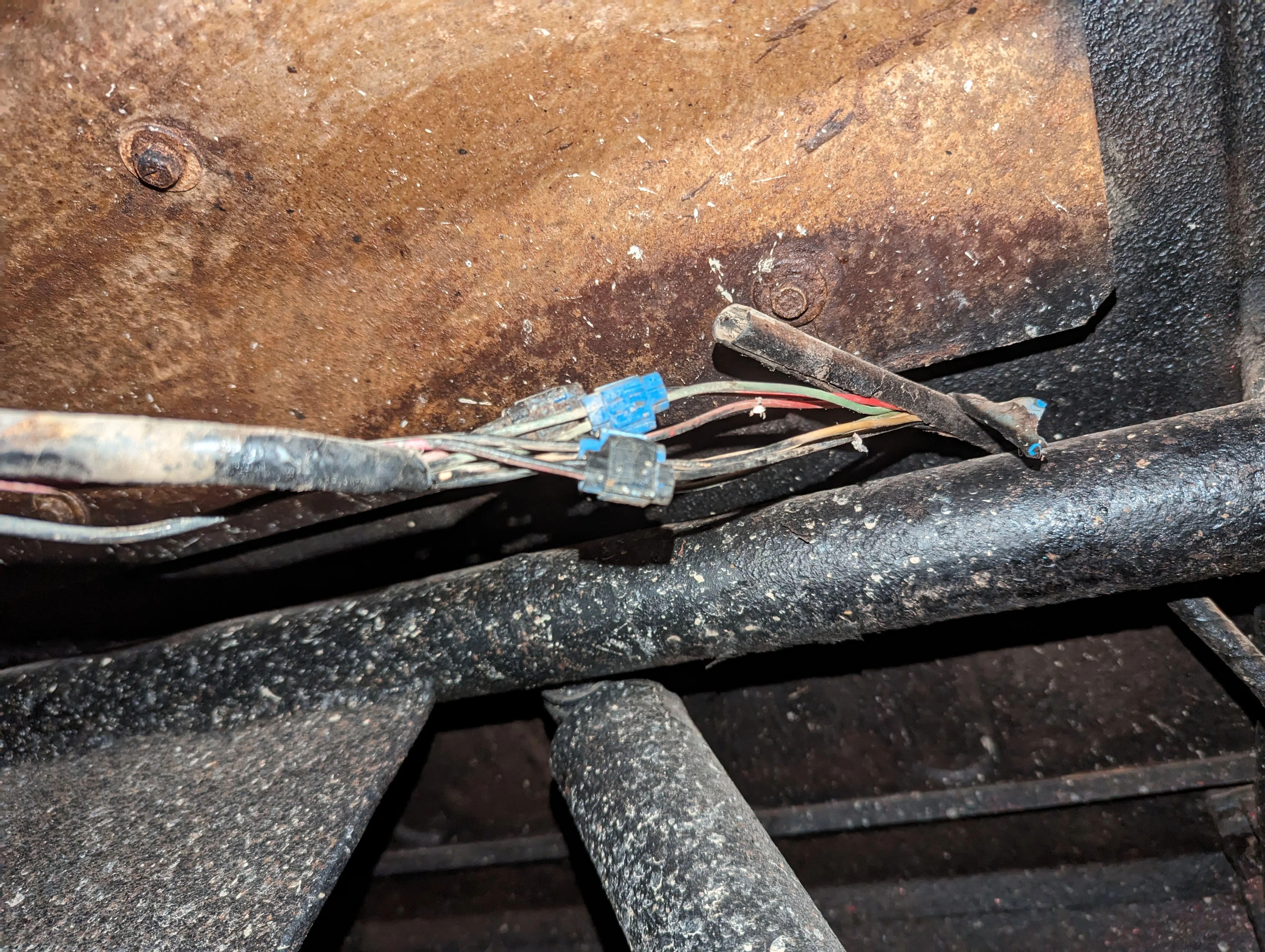 Rear light wires.jpg