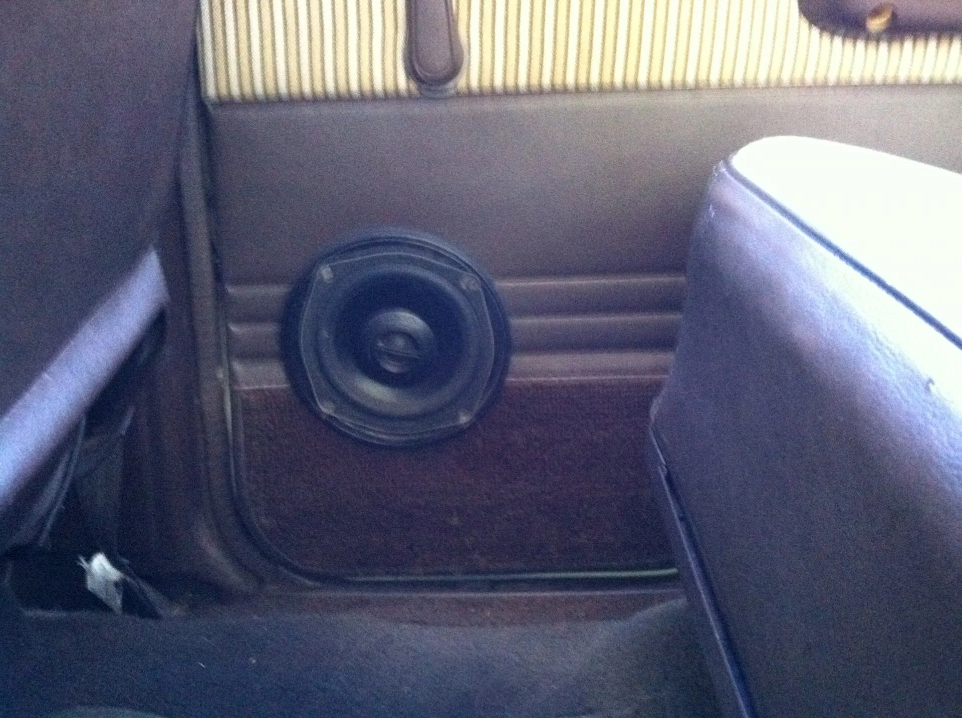 rear speaker 1