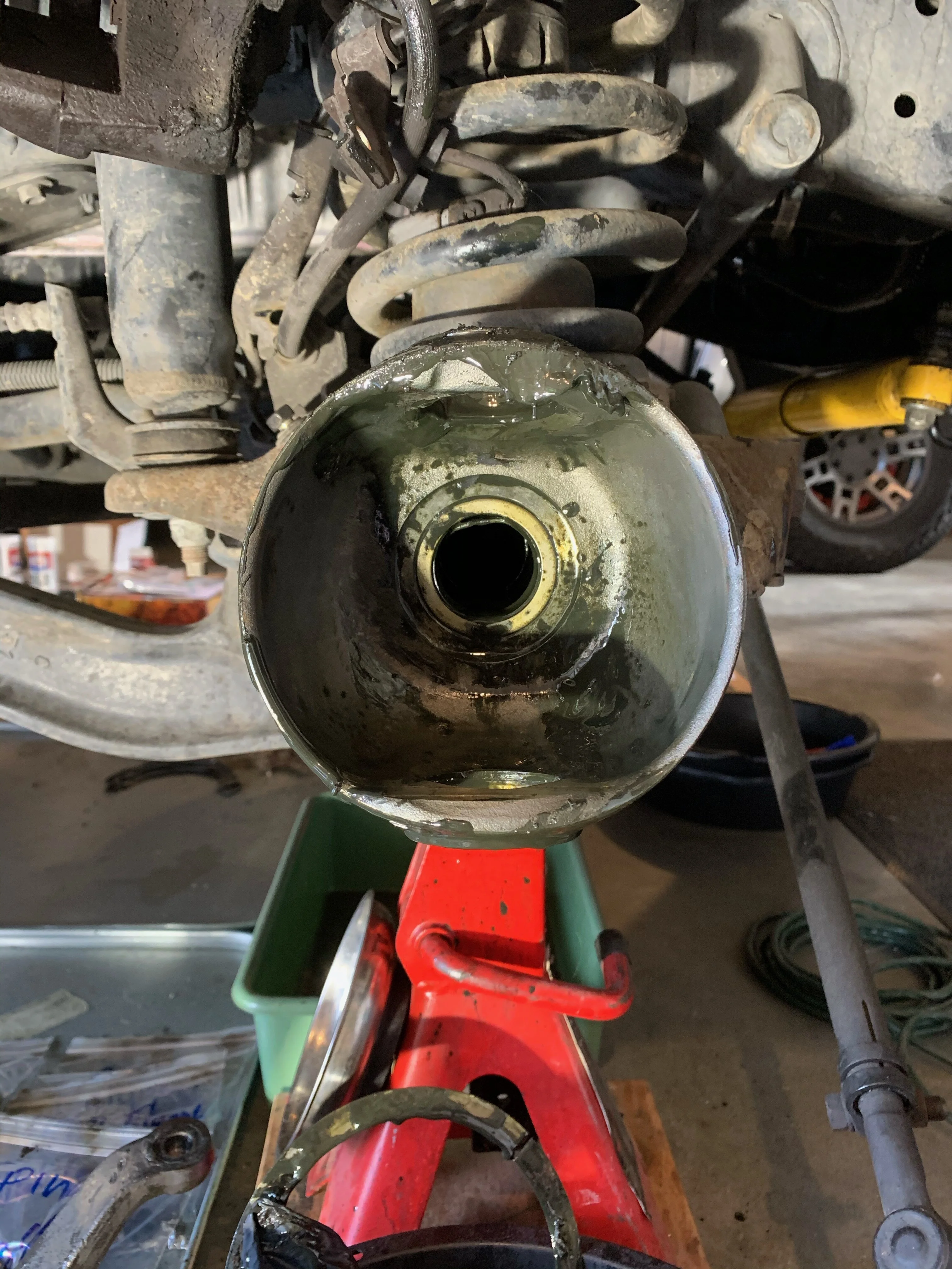 Replacing the front axles seals