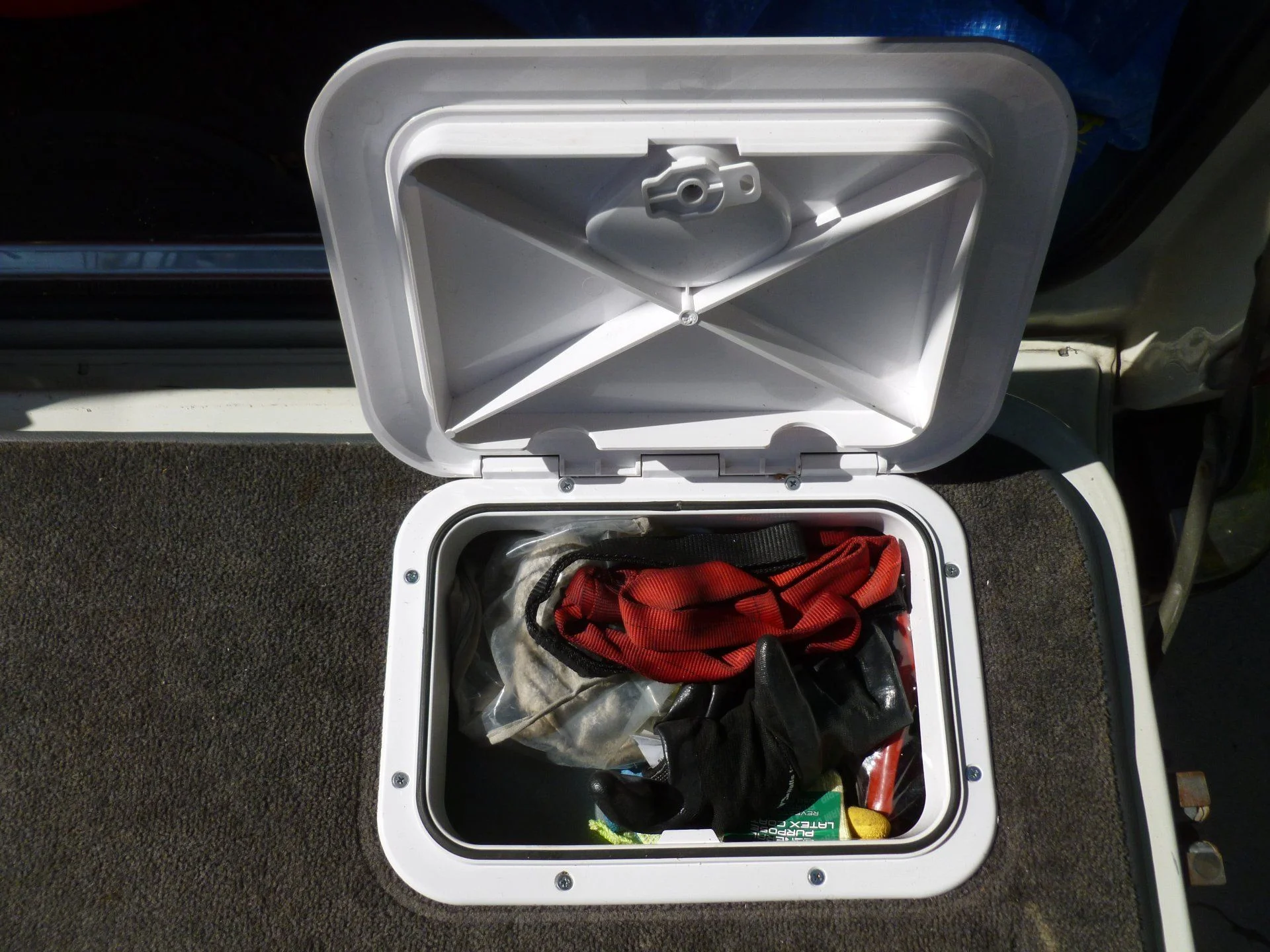 Right hatch