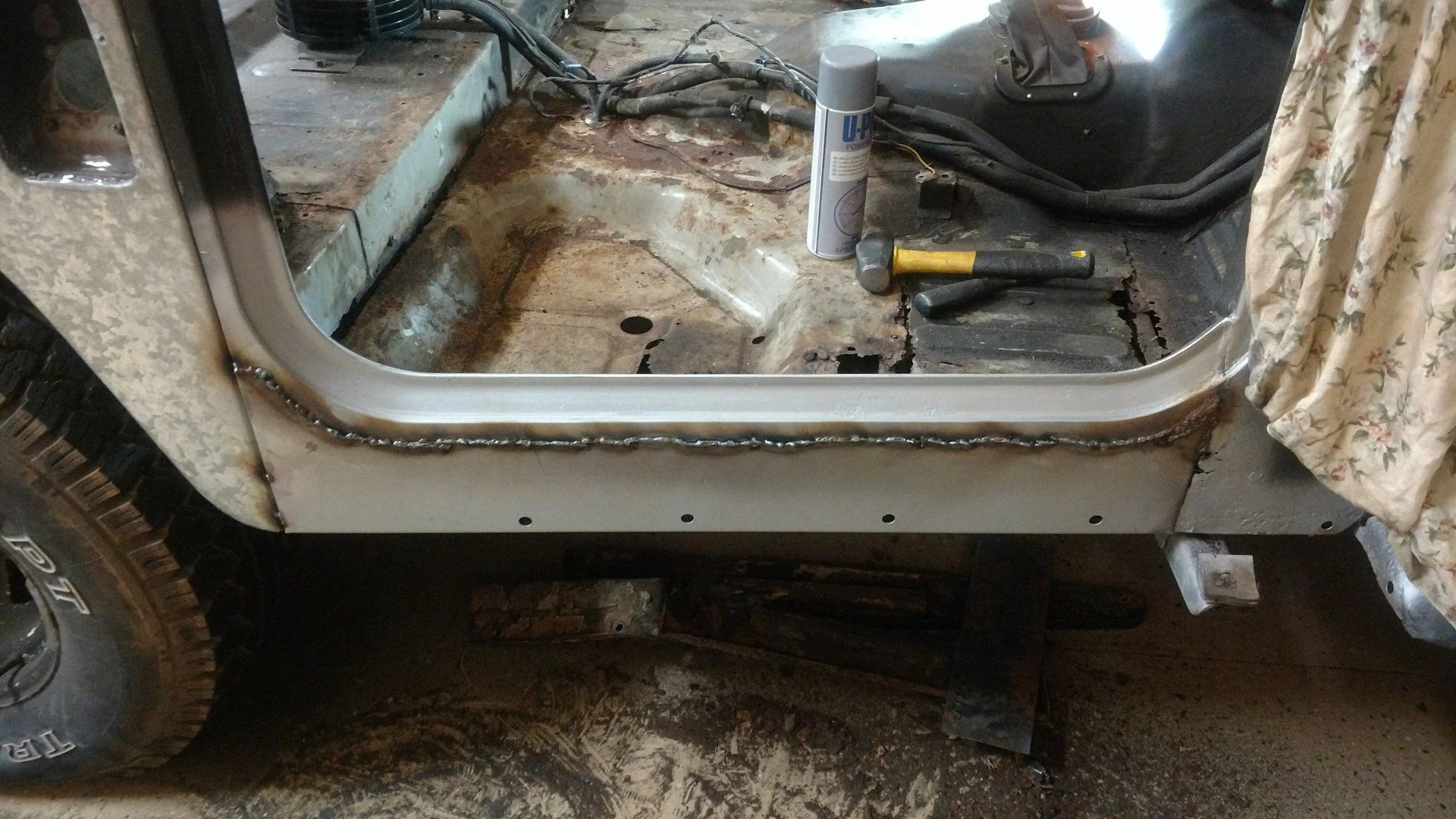 Left Side Rocker Panel With Molding Holes For 2002-2007 Jeep Liberty 4-Door - Factory Style, EDP Coated