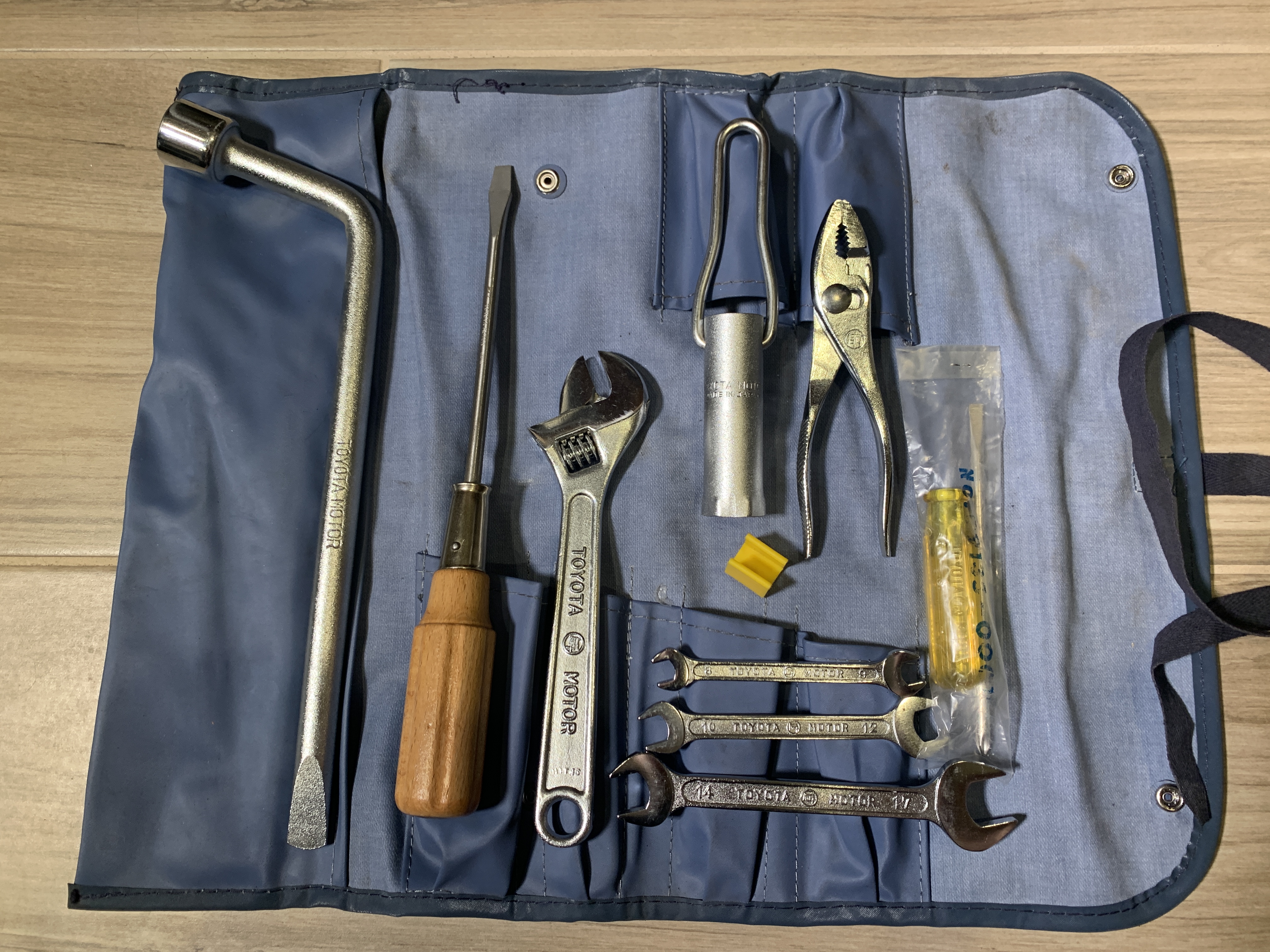 Roll 2 Tools