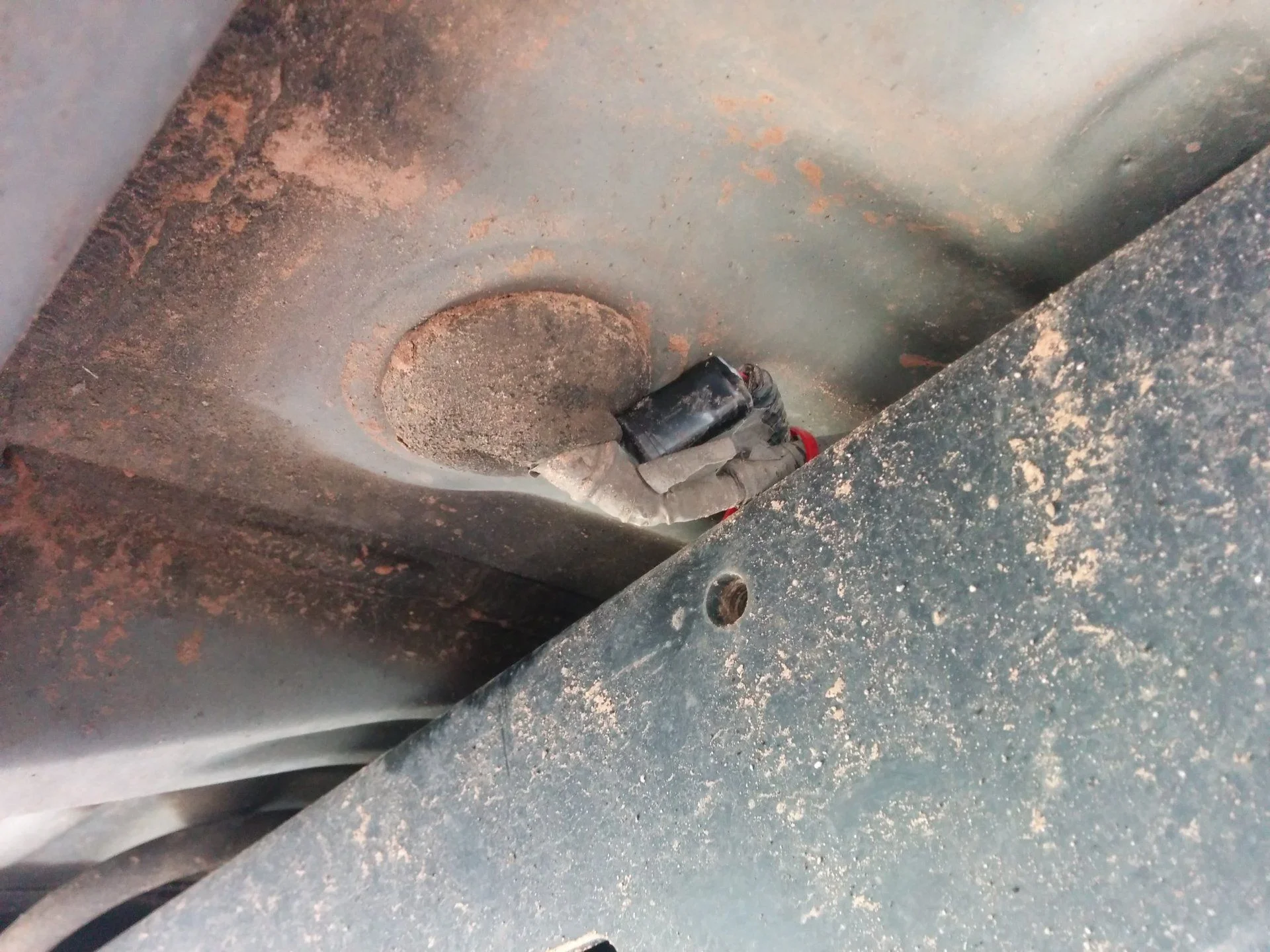 Running board delete lights plug tucked