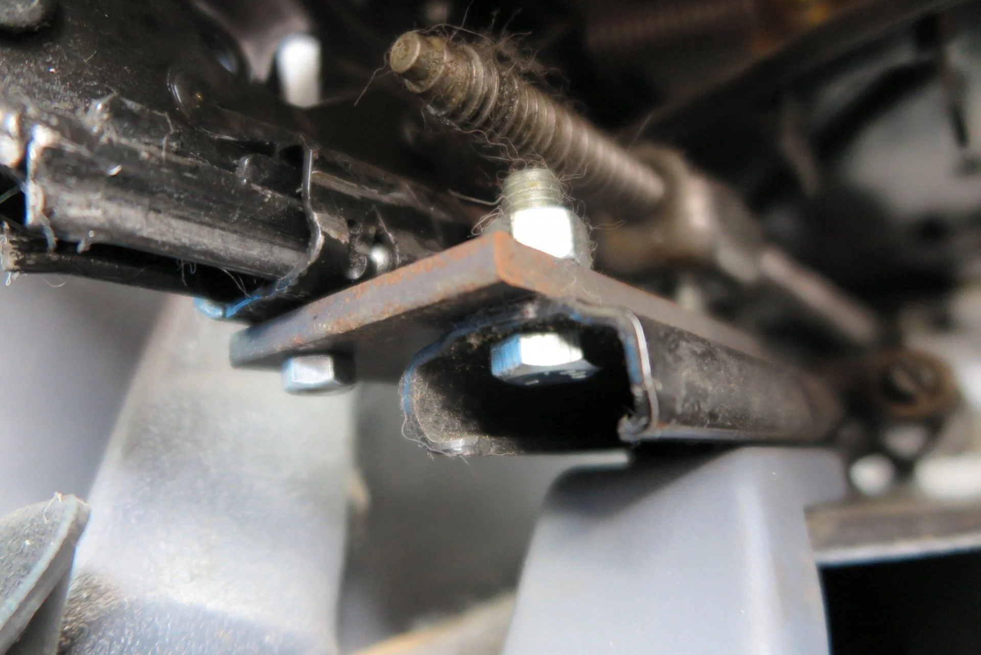 Seat rail 4