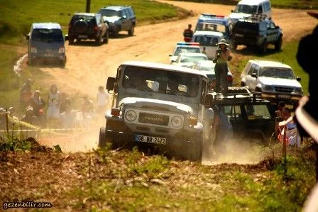 sedat's FJ40 02

Duzce Topuk Yaylasi / Turkey