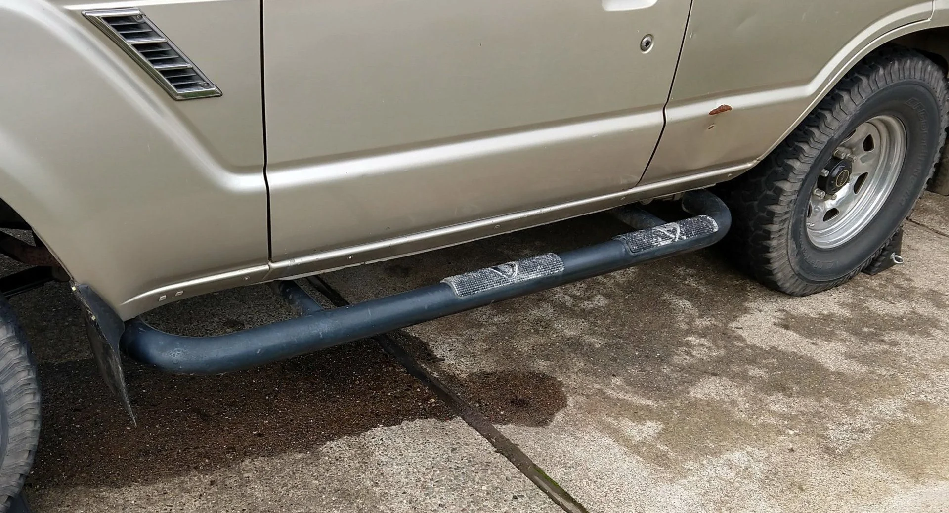 Side Steps or Sliders ?