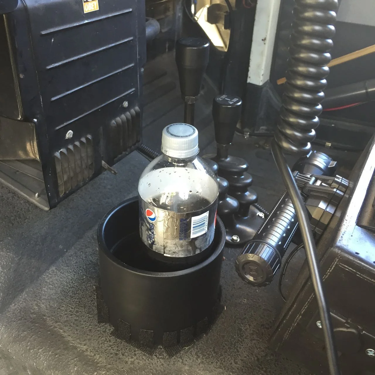 Simple cup holder
