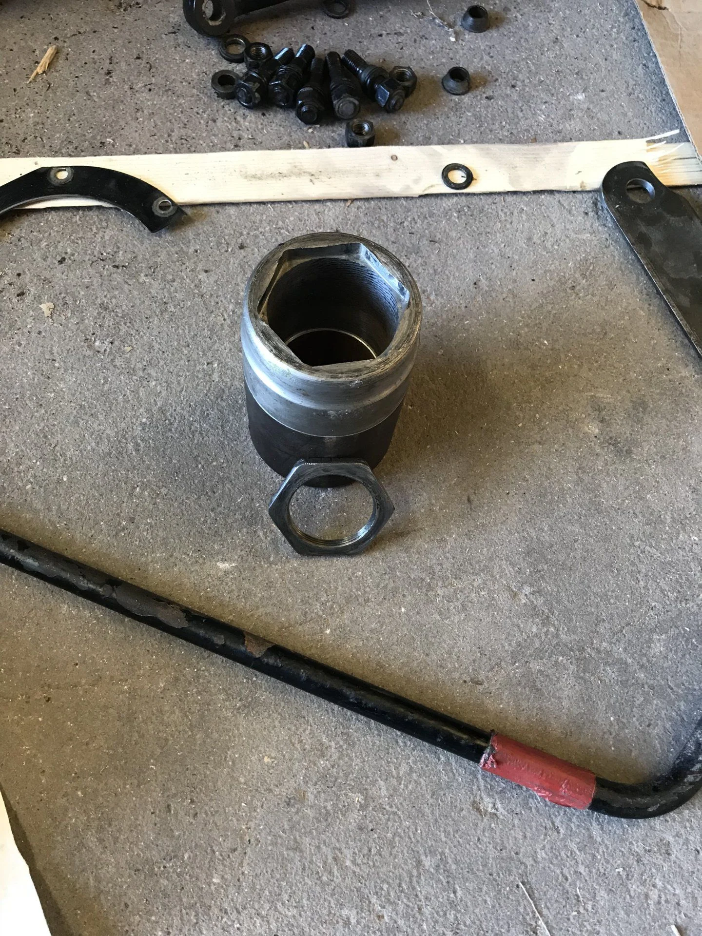 Spindle nut wrench
