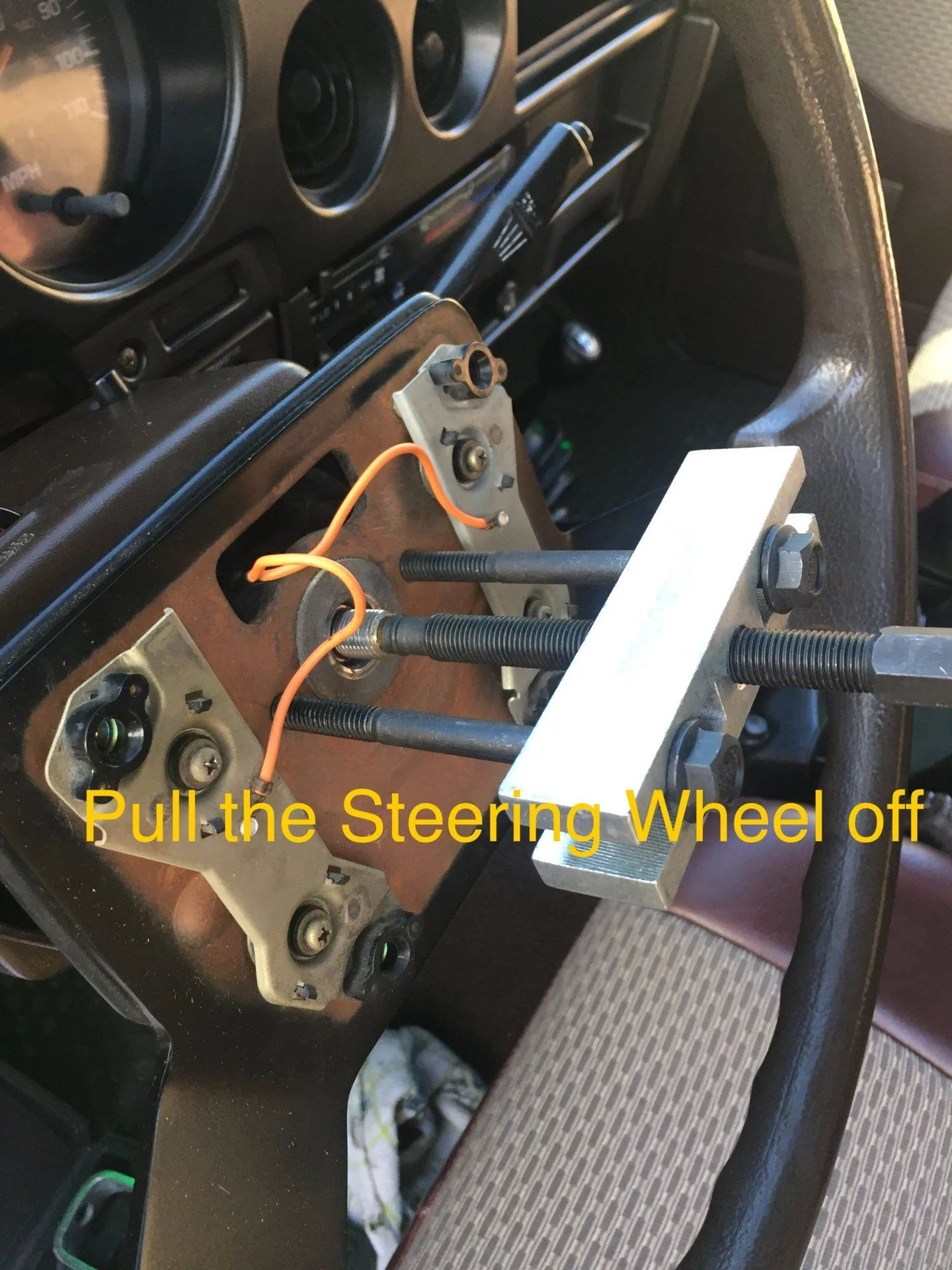 Steering wheel Puller