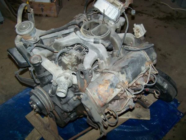 Summer 2008 >> Every project has a starting point. For me, it began with a naturally aspired 6.2L GM diesel sold on eBay. It doesn't look like much, but it did come with the turbocharger and exhaust manifolds off an early 6.5L diesel.