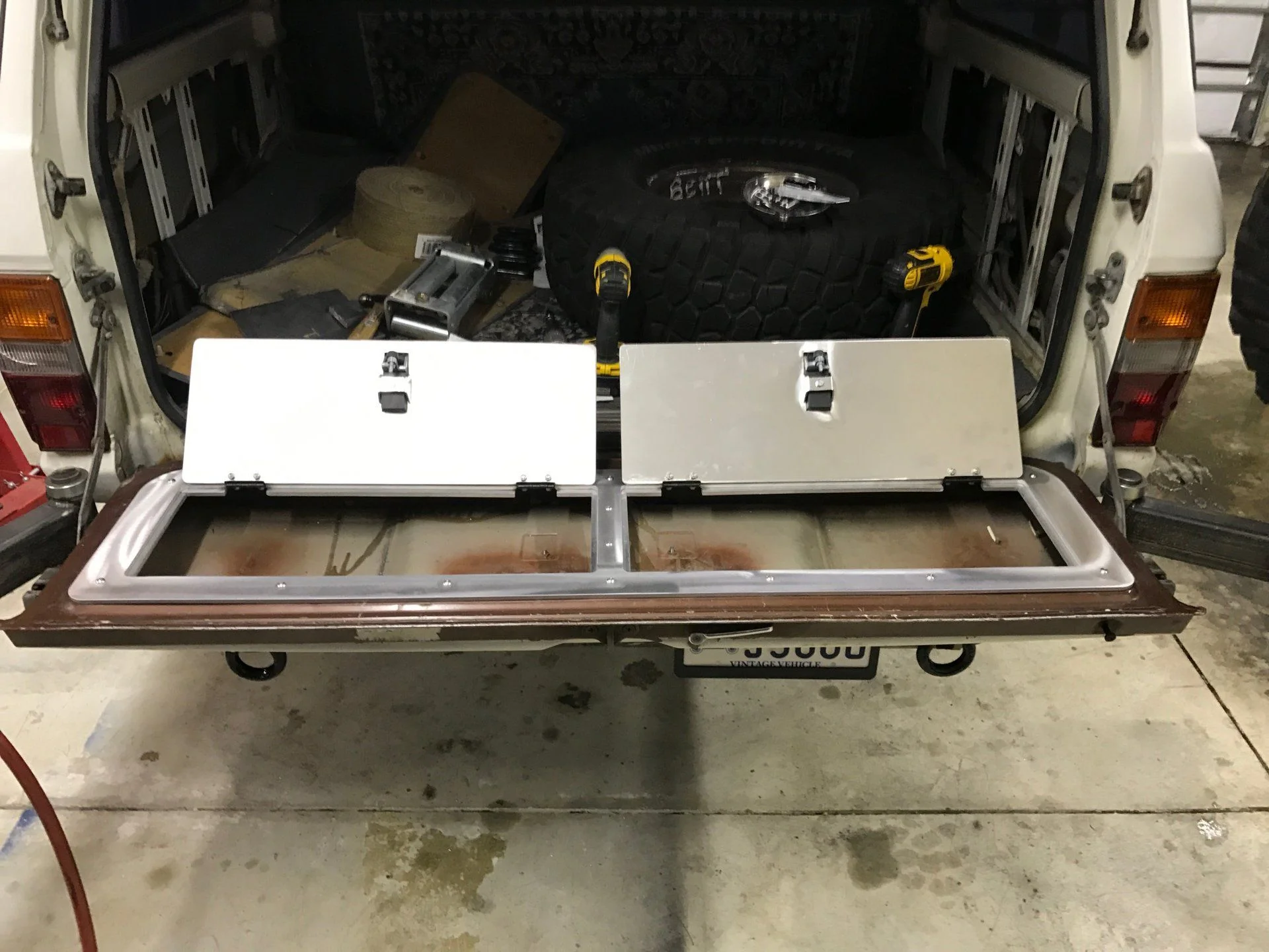 tailgate lid