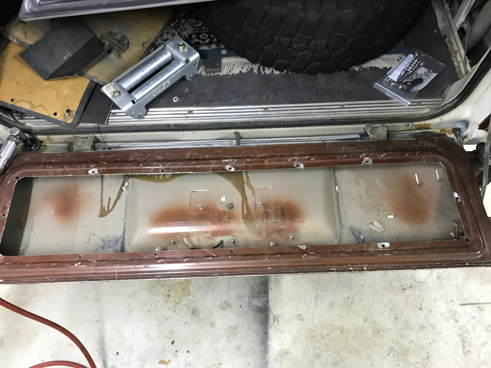 tailgate lid