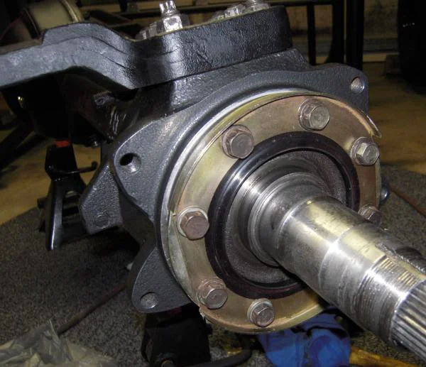The spindle all bolted up, w/ backing plate eliminators