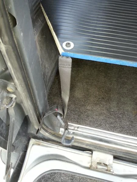 Third row seat straps